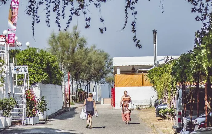 Villaggio La Pantera Rosa 斯卡莱阿