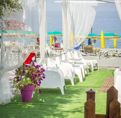 Villaggio La Pantera Rosa * 斯卡莱阿